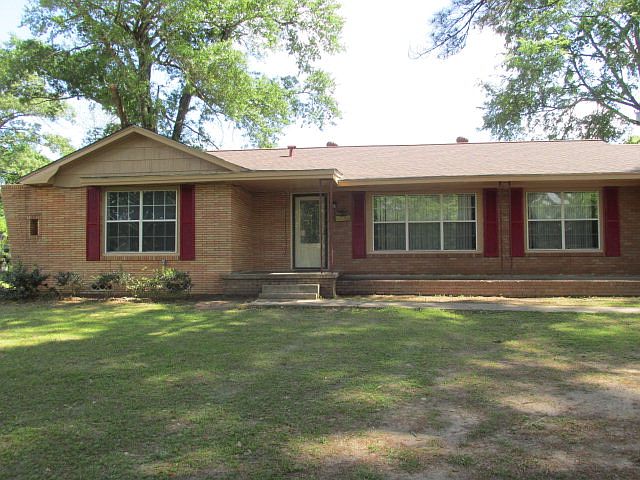 1st image of 413 Vine Dr