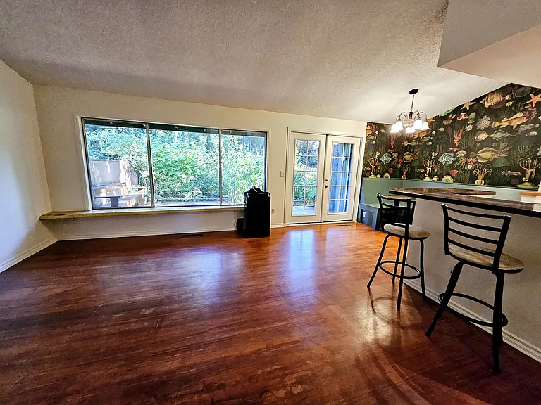 6832 NE Claremont Ave — Photo 2