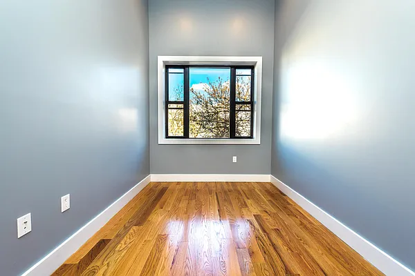 Rented by Nooklyn NYC LLC | media 58