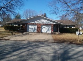 425 Amherst Dr, Sherman, IL 62684