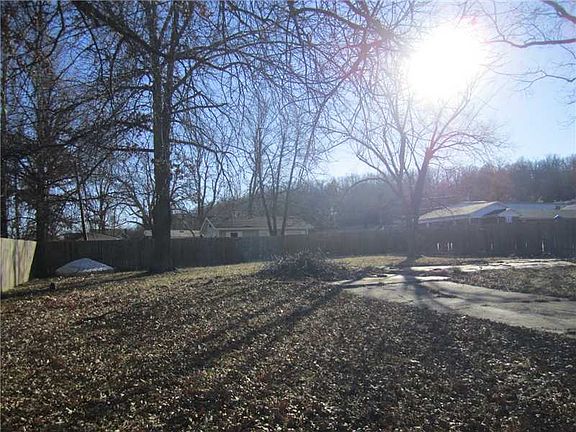 4th image of 251 S Pollard Ave