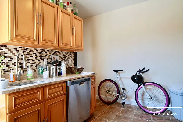 Rented by Grand & Co. | media 9