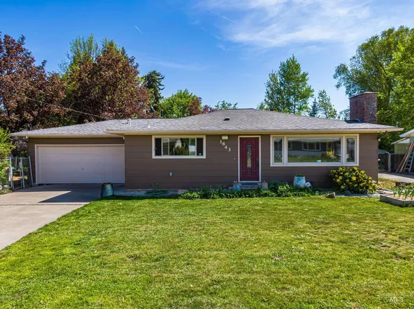 1643 Hillcrest Dr, Moscow, ID 83843