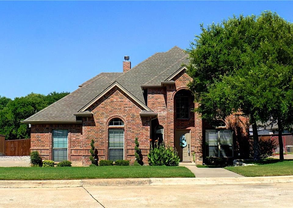 1st image of 208 Autumnwood Dr