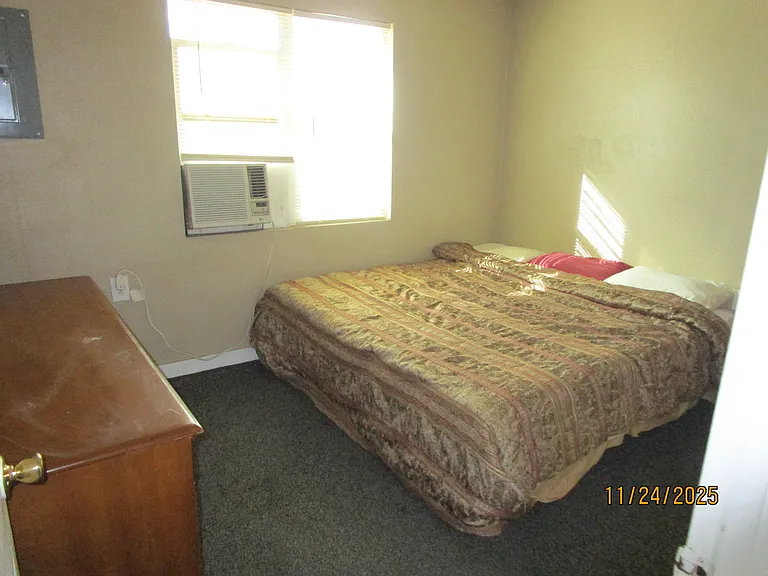 607 W Wilson St #8 — Photo 6