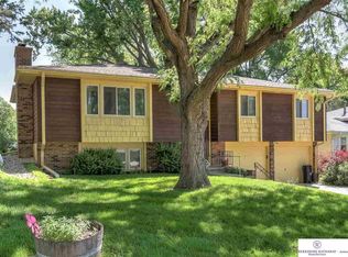 11418 Queens Dr, Omaha, NE 68164