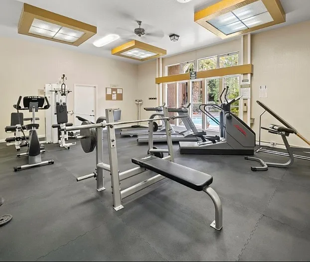 1240 Walker Ave #TOP FLOOR — Photo 10