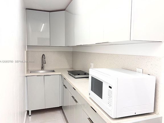 5th image of 112XX SW 48th St #A