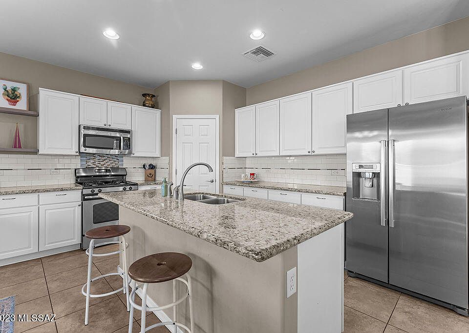 1st image of 668 W Calle Capotasto