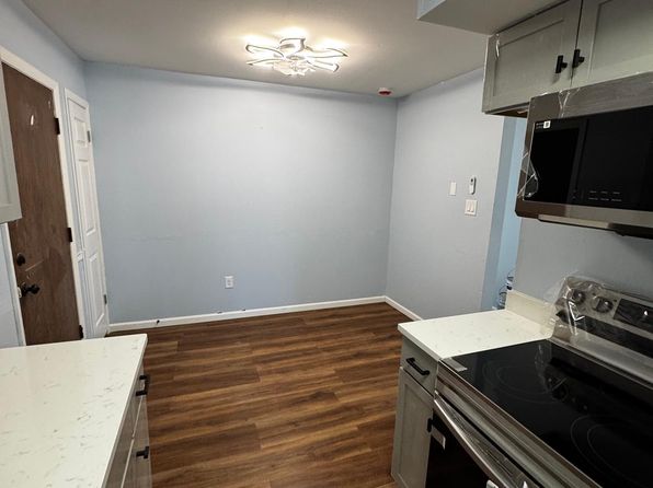 1136 Camellia Dr Unit 1