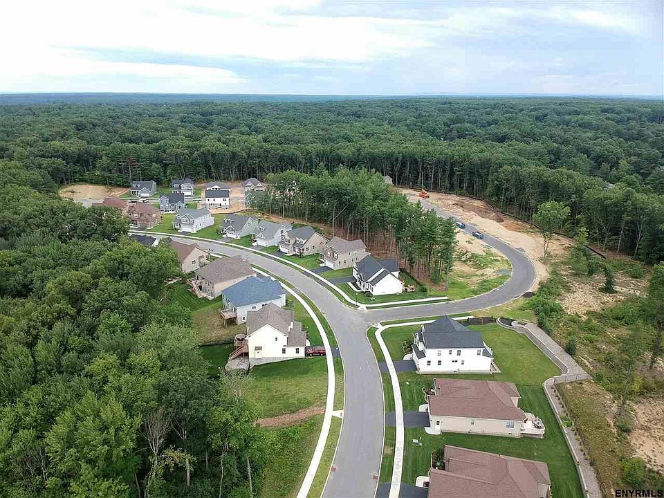2nd image of 100 Annie Dr