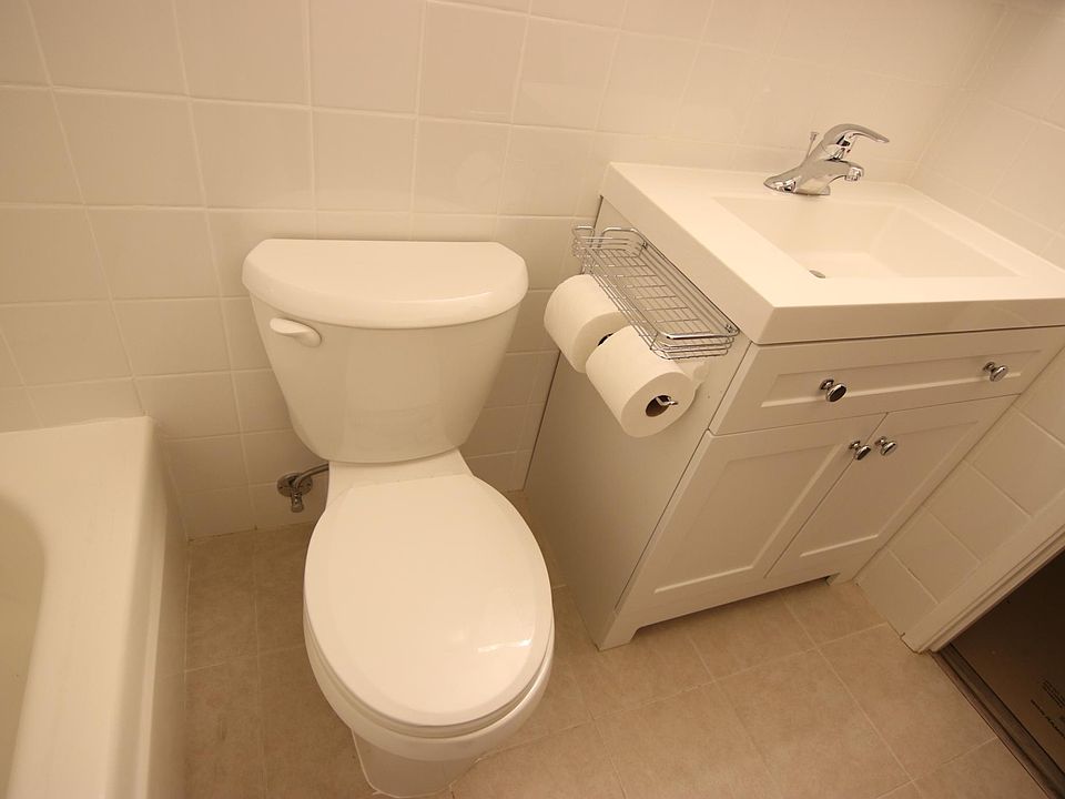 1st image of 1222 10th Ave APT 1