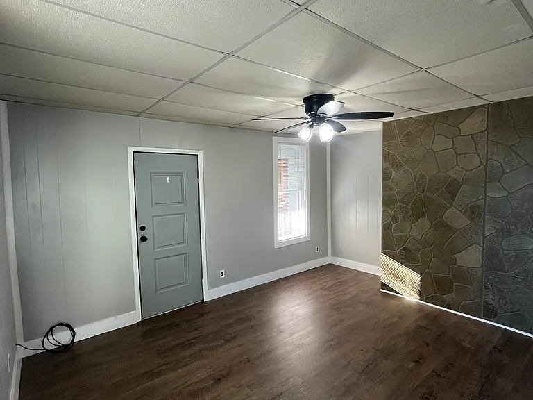 116 W Painter St #116 — Photo 1