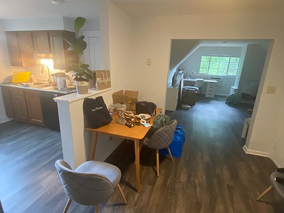 3rd image of 3-1236 Paxton Ave #3