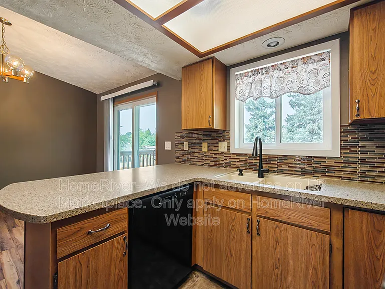 14611 E 13th Ave — Photo 5