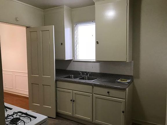 5th image of 149 S Elm Dr #C