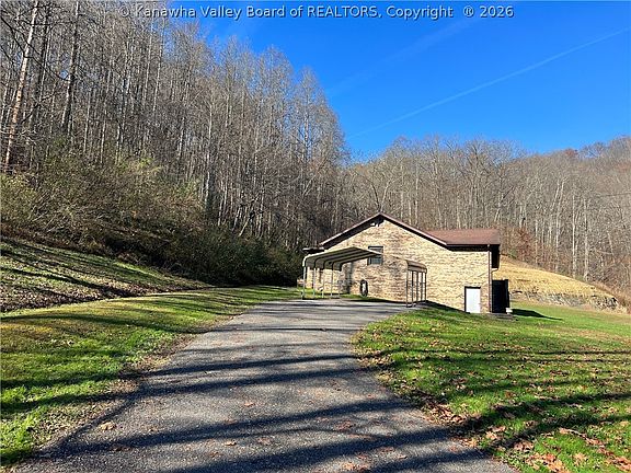 3rd image of 234 Miller Ln