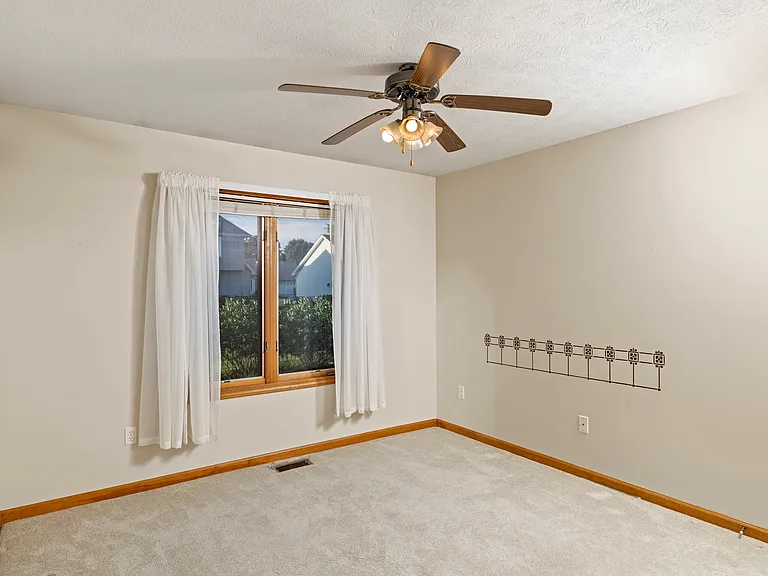 3442 Berkdale Dr — Photo 28