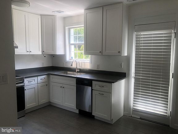 4th image of 2707 S Walter Reed Dr Unit B