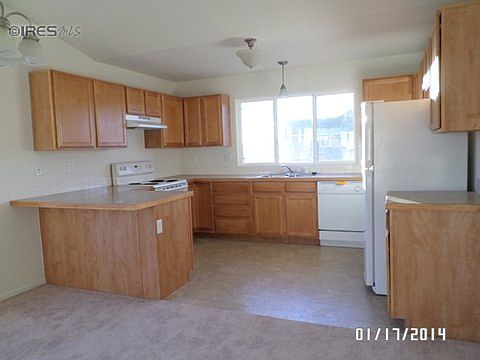 4th image of 2836 Apple Ave