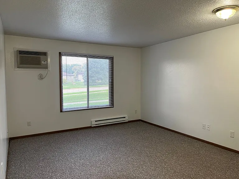 1220 Hardin Dr — Photo 9