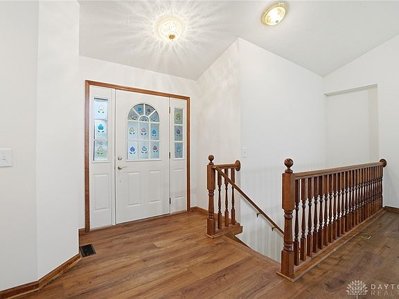 4th image of 9048 Bedford Ct