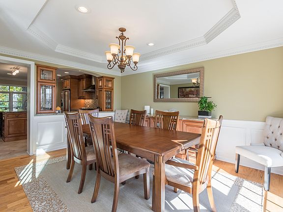 3rd image of 608 Werndl Dr