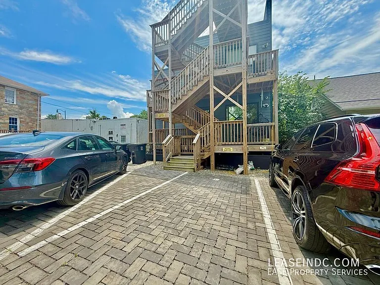 1018 Douglas St NE #5 — Photo 20
