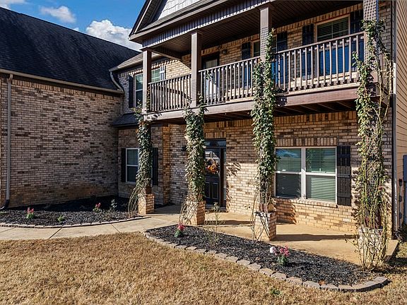 3rd image of 38 Bradley Dr