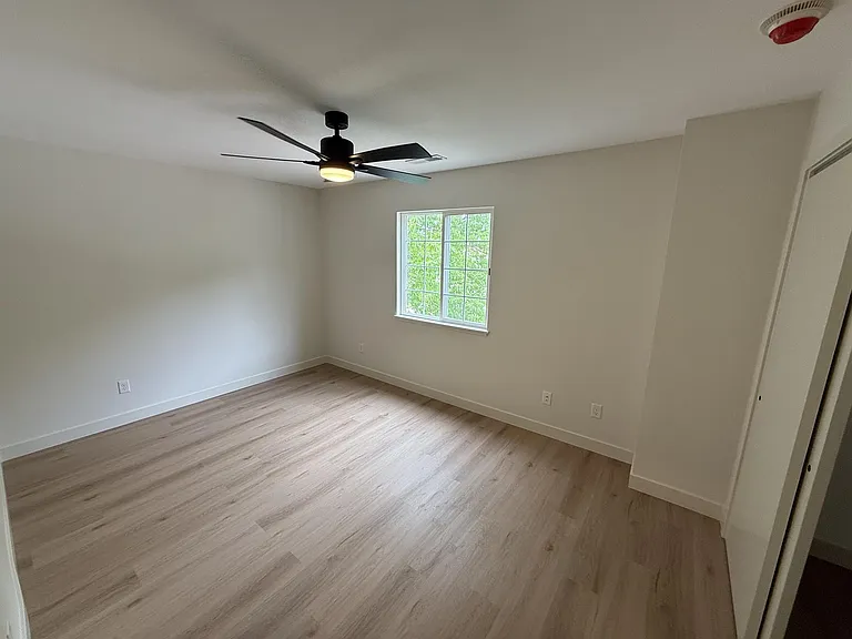 927 Boston Way #10 — Photo 2