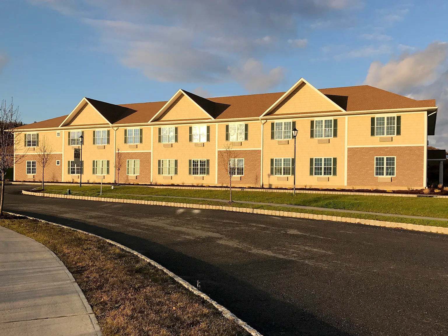 19B Boulder Hills at Wantage — Photo 1