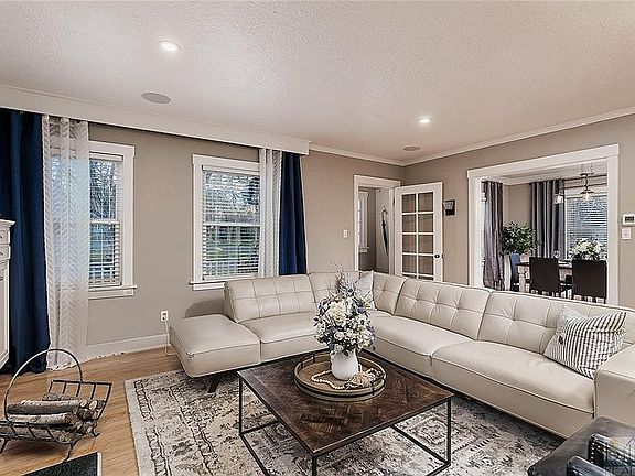 5th image of 204 Avenue F