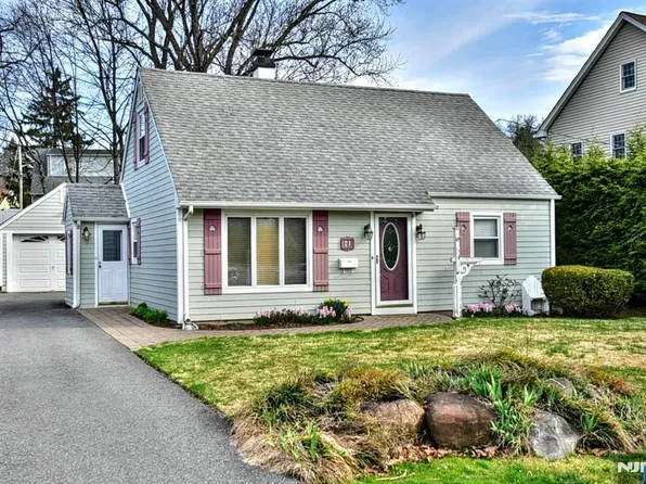 21 Charles Ter, Waldwick, NJ 07463