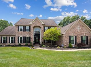 17609 Lisa Valley Ct, Chesterfield, MO 63005