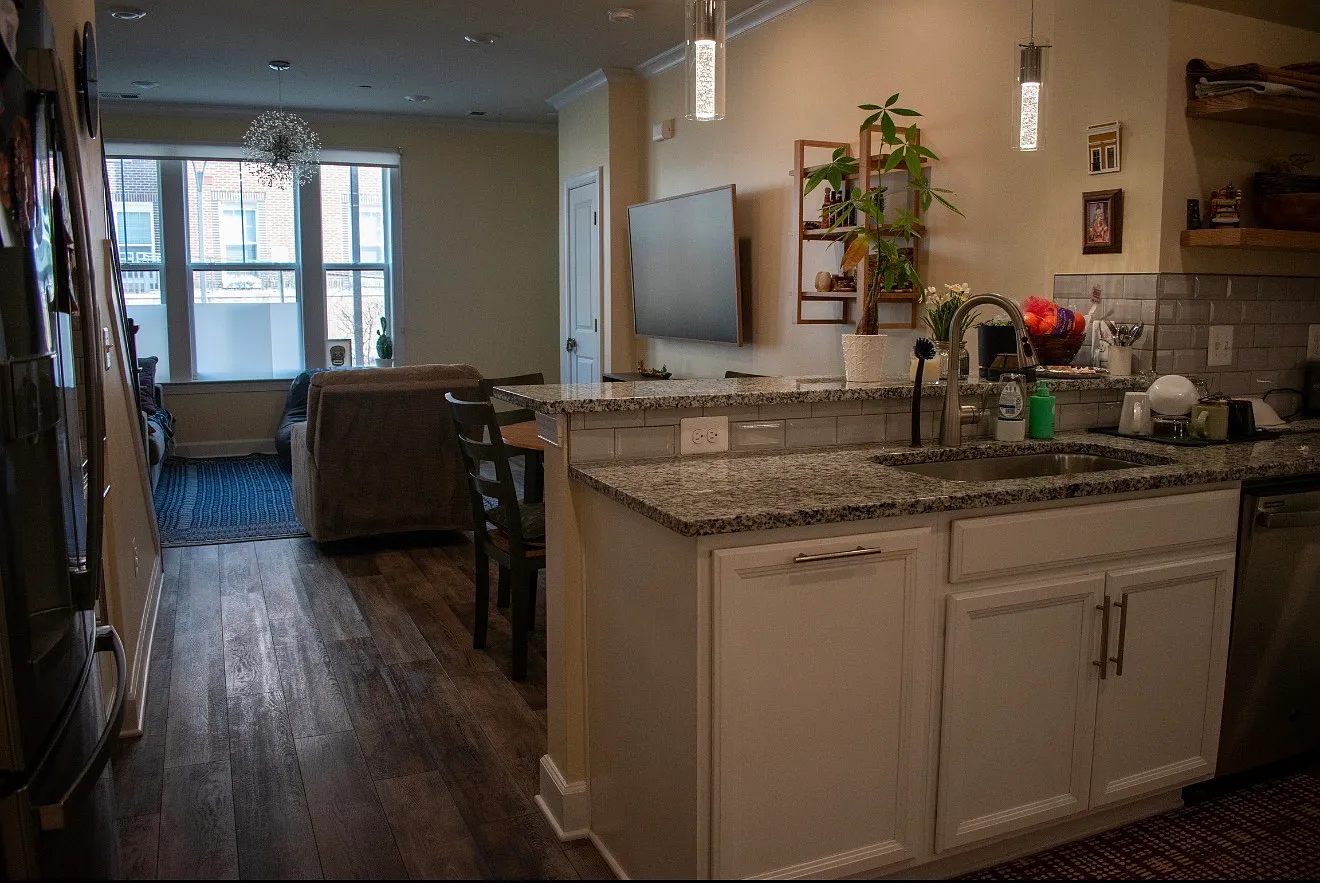 3 bed, 1448 sqft, $975 — Photo 2
