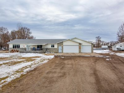 9886 66th St SE, Bismarck, ND, 58504