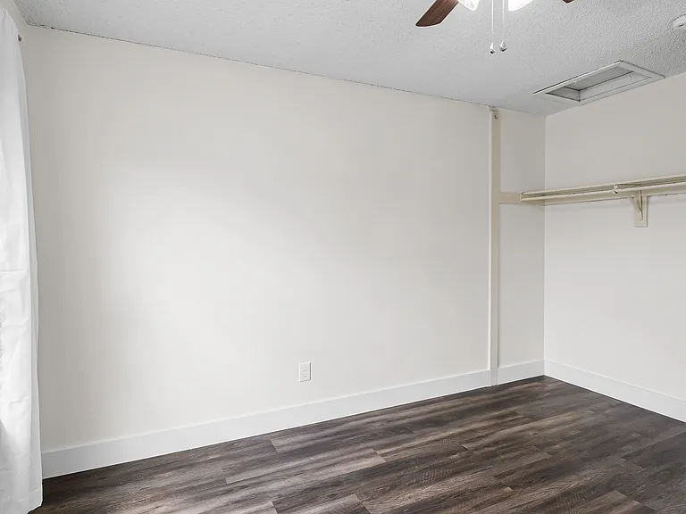 3307 Colony Dr — Photo 17