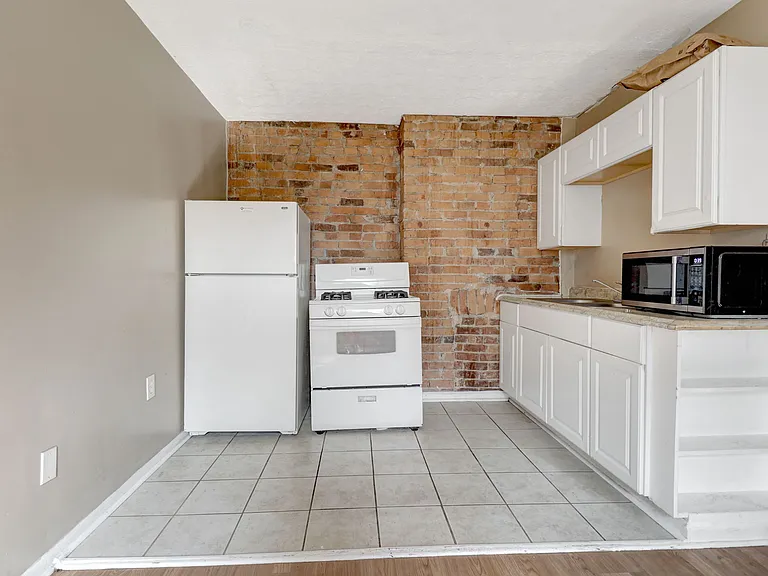 3636 W 8th St #7 — Photo 1