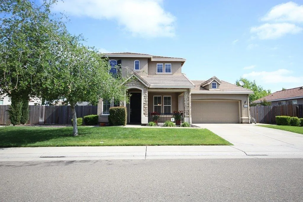 9909 Diamonte Way photo 1