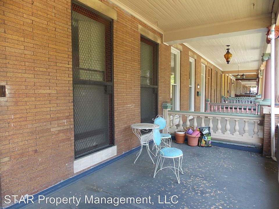 2nd image of 2806 Saint Paul St APT 2R