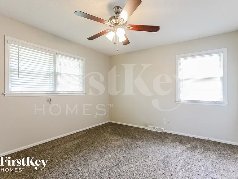 111 Johnston Pkwy — Photo 9