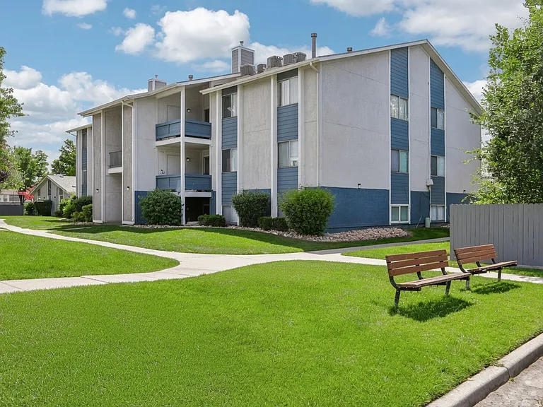 Brighton Place Apartments — Photo 9