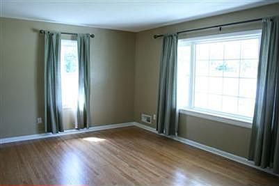2nd image of 1601 Stadium Blvd