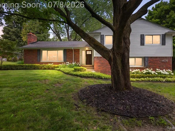 4409 W Orchard Hill Dr, Bloomfield Hills, MI 48304
