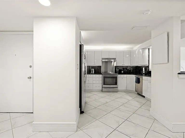 1750 Benjamin Franklin Dr #8D — Photo 5