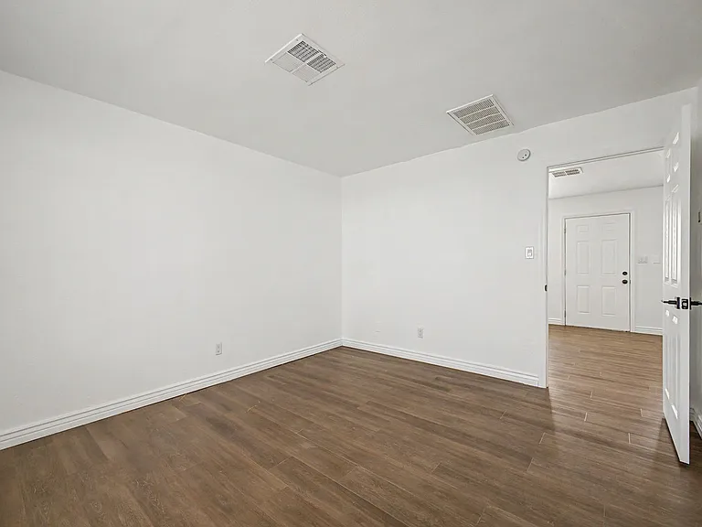 1438 E Adams St #1 — Photo 13