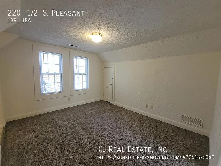 220 1/2 S Pleasant St — Photo 4