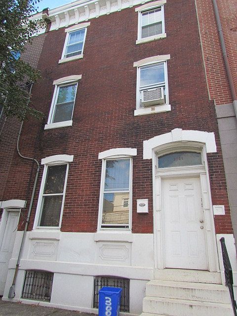 1st image of 3005 Richmond St APT 3