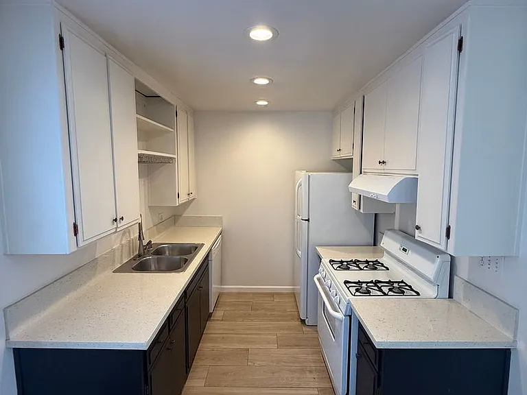 3935 Mississippi St — Photo 2