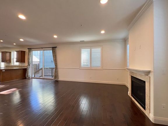 2nd image of 1328 Magnolia Ave #1328